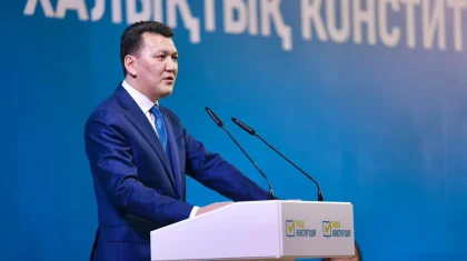 Ата Заңның архитекторы: Ерлан Қарин Президенттің жаңа Конституцияны әзірлеуге қалай қатысқаны жайында айтты