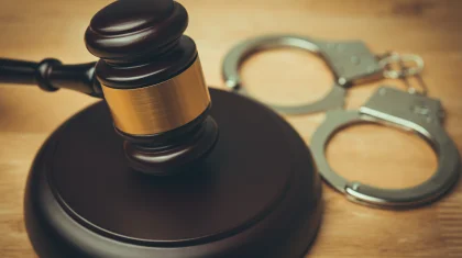 Шымкентте полицейге қол көтерген жасөспірімге үкім шықты