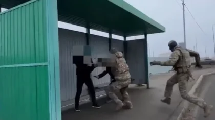 Атырауда бірнеше рет қалта ұрлығын жасады деген күдікті аялдамада ұсталды