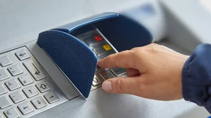 Павлодар облысында зейнеткер 5 млн теңгесін алаяқтың қолына ұстата жаздаған