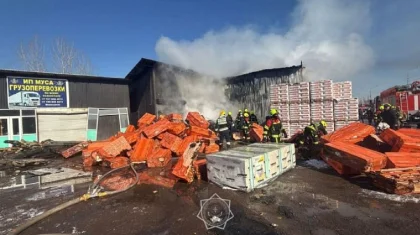 Алматыдағы барахолкада қойма өртеніп кетті