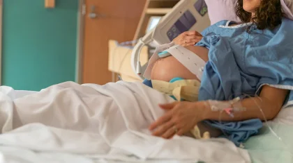 Біреуі өмірінен, біреуі сәбиінен айырылды: Жамбыл облысының шенеуніктері ана мен бала өліміне қатысты жауап берді