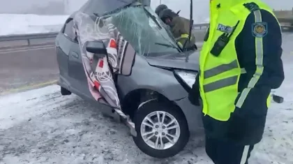 Қарағандыда темір бағанға соғылған «Кобальттың» түгі қалмаған – апаттың қорқынышты видеосы тарады