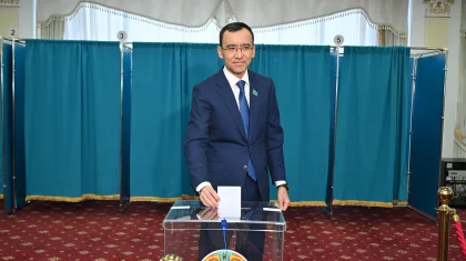 Сенат төрағасы жаңа Конституцияға байланысты референдумда дауыс берді