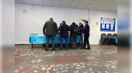 «Халық таңғы сағат жетіден бері дауыс беріп жатыр»: Жаңаарқа ауданындағы референдумның барысы қандай