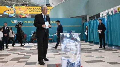 «Конституцияның преамбуласын және басқа да нормаларын өзім жаздым»: Тоқаев республикалық референдумда дауыс берді