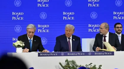 «Әлем халқы бітпейтін конференциялардан жалықты»: Тоқаев Трамп құрған Бейбітшілік кеңесінен не күтеді