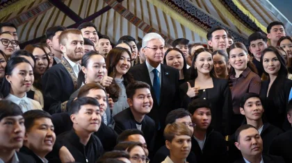 15 наурыз – Конституция күні: Тоқаев жастармен кездесіп, Парламент сайлауының мерзімін атады