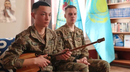 Әскердегі күйші: Ұлттық ұлан сарбазы 100-ге жуық күйді жатқа біледі