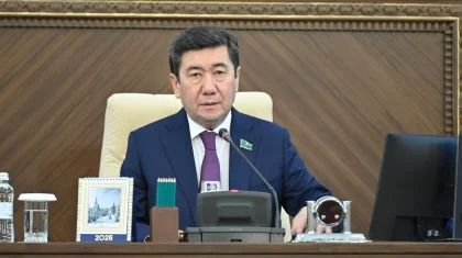 Жастармен үндес саясат: Қошанов жаңа Конституцияның бағытын түсіндірді