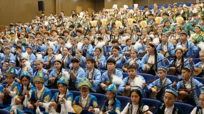 «Күй күмбірі»: Қазақстанда 500 мың бала бір мезетте күй шертті