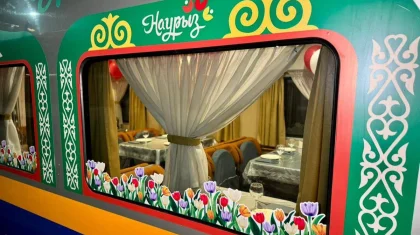 Ұлттық нақышта безендірілген пойыздар жолға шықты