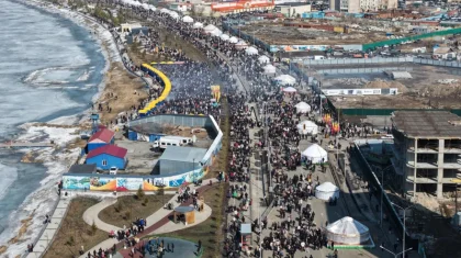 Көкшетау тұрғындары Наурыз мейрамын тойлап, қос бірдей рекорд орнатты