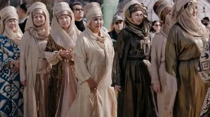 Алматыда әжелер подиумға шығып, ерекше сән көрсетті