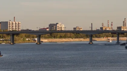 Атыраудың орталық көпірінде екі адам токқа түсіп қалды