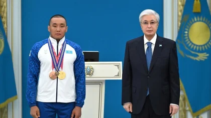 «Еліміздің көк Туын саған табыстаған едім...»: Тоқаев Ақордада Ербол Хамитовты қабылдады