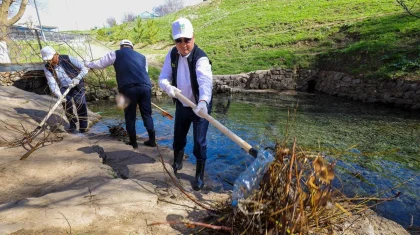 «Таза Қазақстан»: Бектенов Түркістанда бұлақ басын тазалады