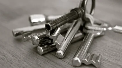 Көкшетауда пәтерде қамалып қалған ер адам құтқарылды