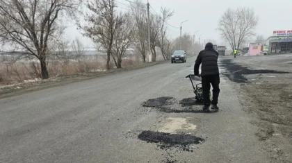Өскемен әкімі қаладағы жолдардың сапасы үшін ұялатынын айтты (ВИДЕО)