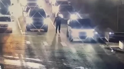 Астанада 14 жастағы жасөспірім Tesla тізгіндеп, полициядан қашпақ болған (ВИДЕО)