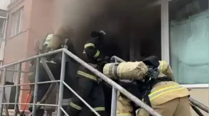 Астанадағы көпқабатты үйлердің біріндегі дүкеннен өрт шықты (ВИДЕО)