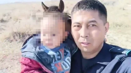 Абай облысында атқа мінген полицей иен даладан 3 жасар баланы тауып алған (ВИДЕО)