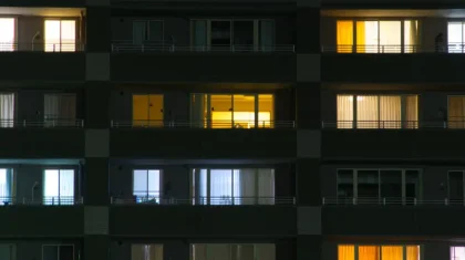 Қарағандыда тоғызыншы қабаттан секірмек болған жасөспірім құтқарылды