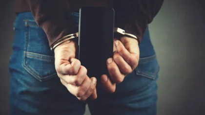 Колонияға жасырын интернет жеткізбек болған әрекет әшкереленді