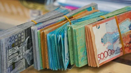 Алматы облысында ата-аналар балаларына 500 млн теңге қарыз болып қалған