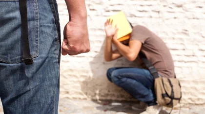 Семейда курстасына буллинг жасаған колледж студенті үшін анасы жазаланды