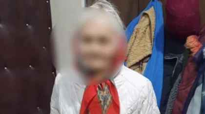 СҚО-да полицейлер мұзды суға түсіп кеткен әжейді құтқарып қалды (ВИДЕО)