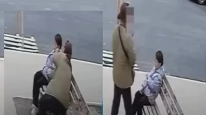 Ақтауда әйел адам аулада отырған қыз баланың сырғасын шешіп алып кеткен (ВИДЕО)