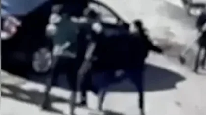 Астанада бозбала көлігімен мектеп аумағына кіріп, өзге оқушылармен төбелескен (ВИДЕО)