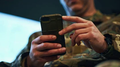 Әскердегі өзгеріс: сарбаздарға телефон ұстауға кеңірек мүмкіндік берілді
