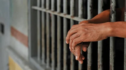 Тегін таратылған аяқ киім тәртіпсіздікке ұласты: кәсіпкер 5 тәулікке қамалды