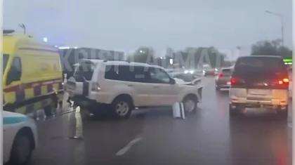 Алматы облысында бес көлік соқтығысып қалды