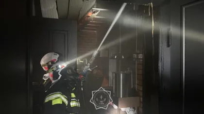 Шымкентте дәмхана өртеніп, құтқарушылар жойқын жарылыстың алдын алды