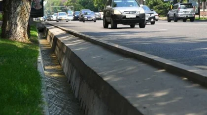 Алматы көшесіндегі арықтан ер адамның мәйіті табылды