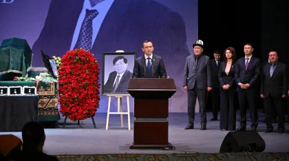 Алматыда Мұхтар Шахановпен қоштасу рәсімі өтіп жатыр