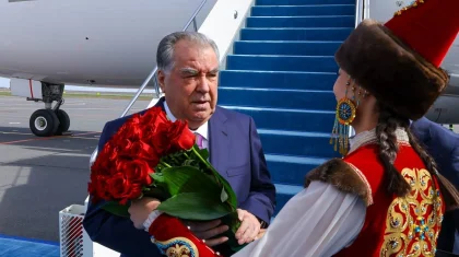 Тәжікстан президенті Астанаға келді