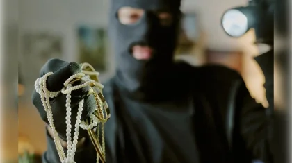 Таразда әйел трейдингте ақшасынан айырылғанын жасыру үшін тонау оқиғасын қолдан жасаған