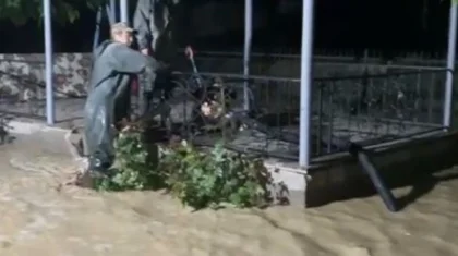 Қызылорда облысында бір ауылдың көшесін жаңбыр суы басып қалды