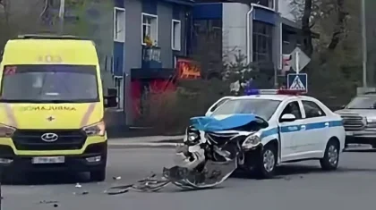 Қостанайда полицияның көлігі апатқа түсті – жараланғандар бар