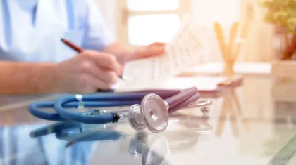 Алматыда соққыға жығылған зейнеткердің жағдайы белгілі болды