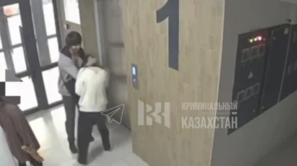 Алматыда подъезде қыз балаларға шабуыл жасаған ер адам ұсталды