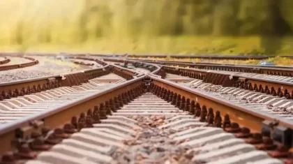 Қарағанды облысында 28 жылдық тәжірибесі бар қызметкерді пойыз қағып кетті
