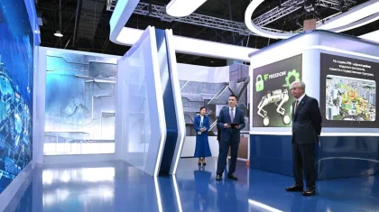 Тоқаев Алматыда өздігінен жүретін роботаксилерді өз көзімен көріп қайтты