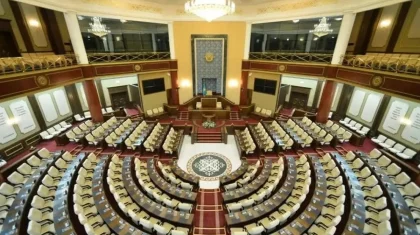 Құрылтай өзі қабылдаған заң жобаларын президентке 10 күн ішінде жіберуге міндеттеледі
