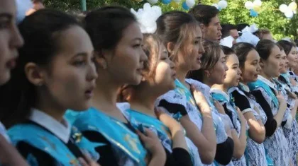 «Отбасы мәселесіне мемлекет араласпау керек»: Аймағамбетов түлектердің кешіне қатысты қызу әңгімені жан-жақты талдап берді