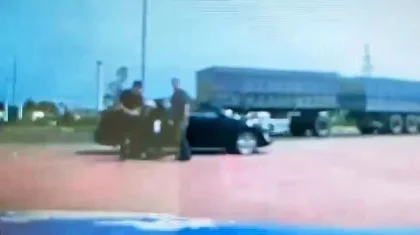 Ақтөбеде полицейлер қиын жағдайда қалған жүкті әйелге шұғыл көмек көрсетті (ВИДЕО)